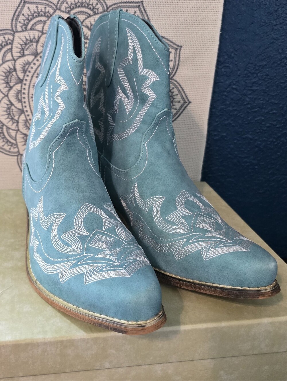 Turquoise Ankle Boots Embroidered Sz 45 / 12.5-13 - Picture 6 of 8